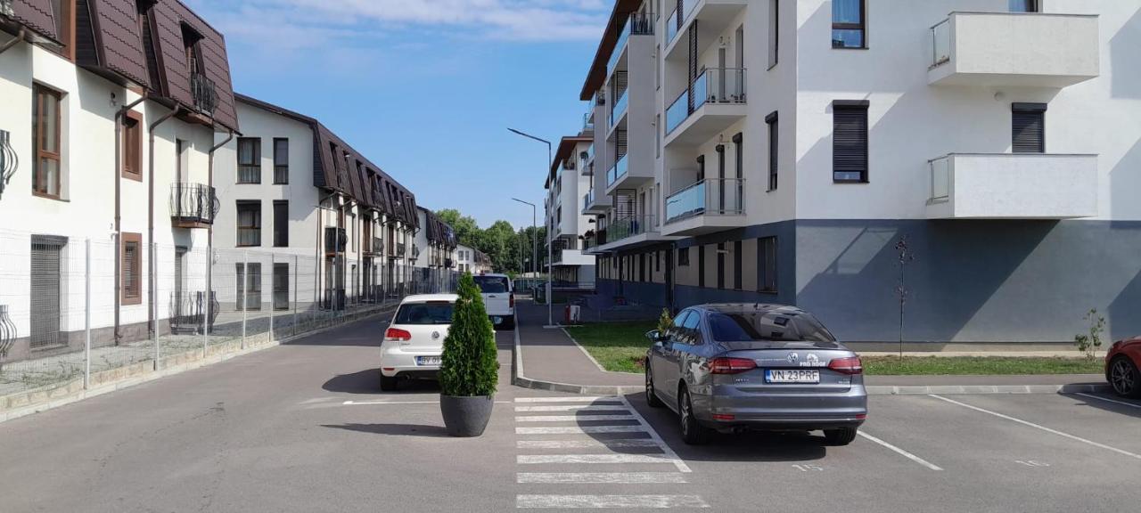 Coresi, 2 Camere, Sleeps 6 Large Private Garden Apartment Pets Welcome Brasov Exterior photo